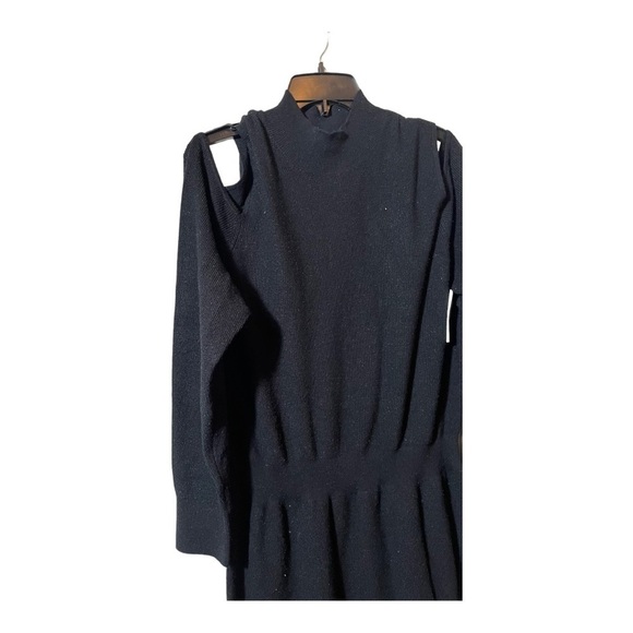 Chels28 L/S Blk Dress - Picture 5 of 8